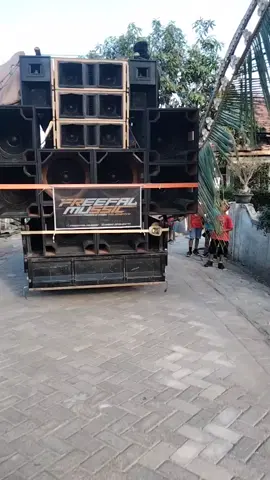 otw start plon karnaval balong tambak gresik@FreefalMussic #karnaval #horegjawatimur #storysoundsystem #soundsystem 