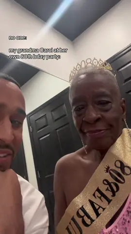 at her OWN party im crying😂😂😂 “niggas dont know how to go home”