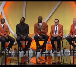 LeBron James receiving a HOF jacket while being among the top 10 players  🔥🔥🔥#fyp #usa #NBA #lebronjames #newyork 