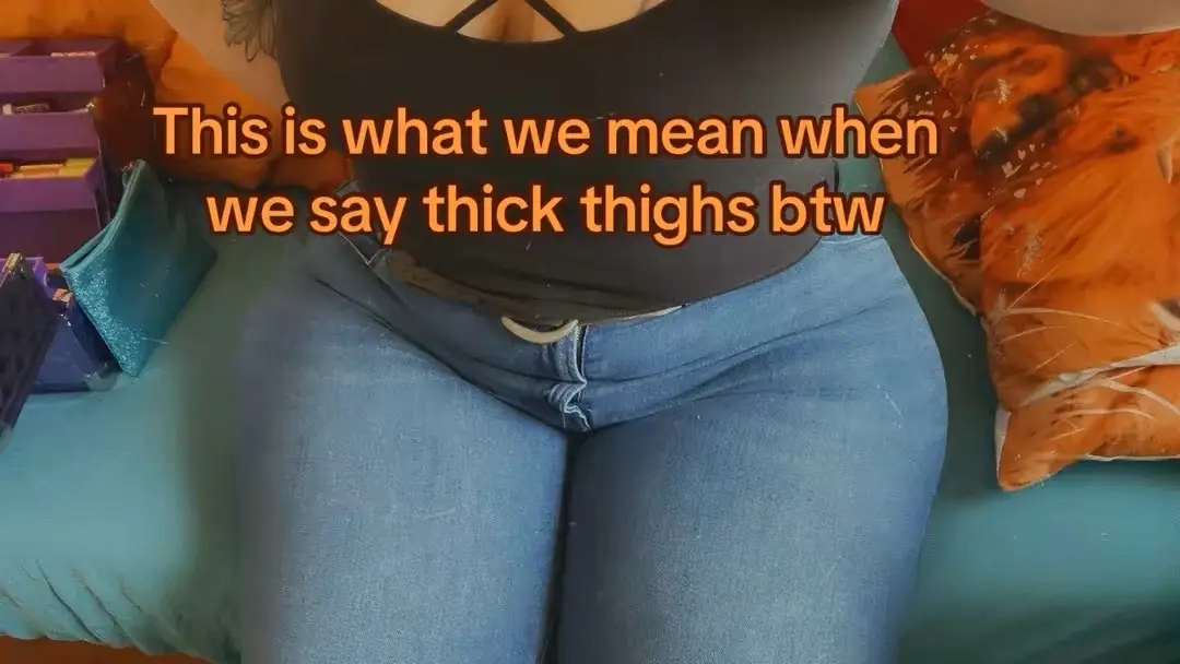 #thickthighessaveslive #bikertiktok #thickgirl #fypシ #loveyourinsecurities🥀🥰🥰😋 
