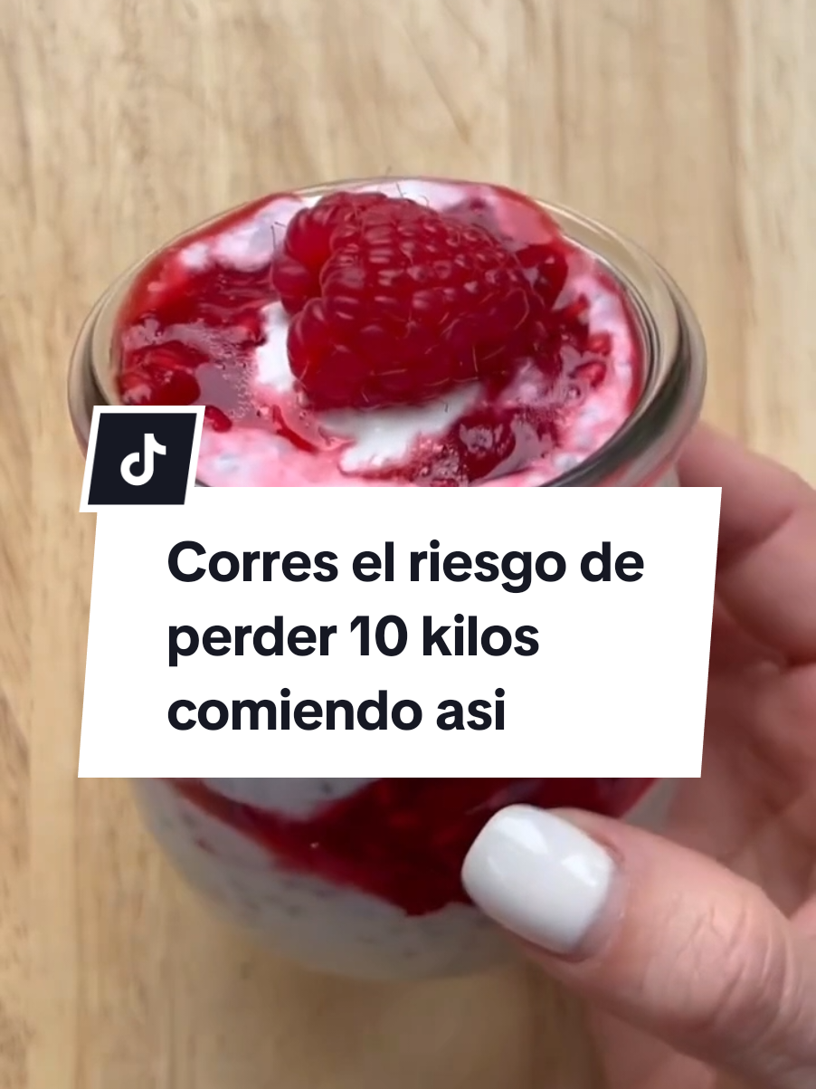 Si estás haciendo keto y aún no sabes qué comer cuando te da hambre entre comidas… estás perdiendo el control de tu progreso. Estos snacks keto te salvan porque te llenan y no te sacan de cetosis. 🙌 Pero eso es solo una probadita… En mi recetario tienes más de 500 recetas fáciles, rápidas y deliciosas para no aburrirte nunca de comer keto. 🥑🥓 Encuentralo entrando al enlace de mi perfil.  #dietaketo #dietacetogenica #alimentacionsaludable #recetassaludables #bajoencarbohidratos 