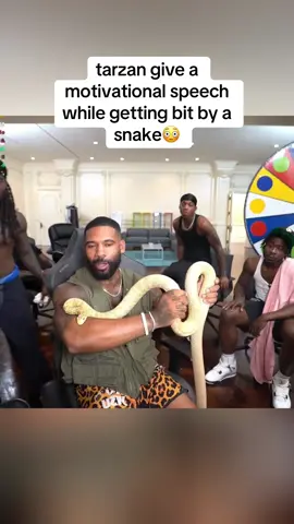 tarzan give a motivational speech while getting bit by a snake😳#kaicenat #mafiathon3 #taezan #fyp #viral 