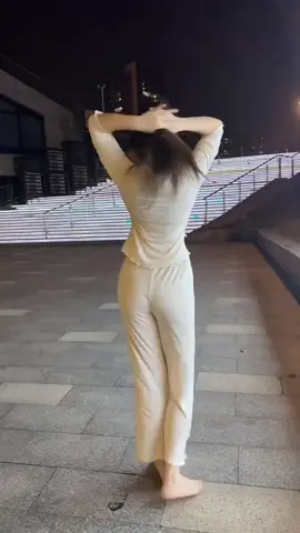 xoay...xoay...quay....quay...💃#xuhuong #gaixinh 