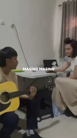 Momen Amanda nyanyi bareng fajarsadboy #laguviral #liriiklagu #liriklagu #masingmasing  Cr : @agml612 & @fajarlabatjo  Source TikTok : ecaa_mandaskatic