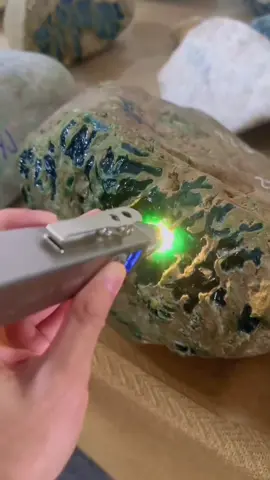 Tuyệt đối điển ảnh ạ ❤️❤️❤️ #ngọc #vòngtay #vongdaphongthuy #ngocphithuy #vongda 