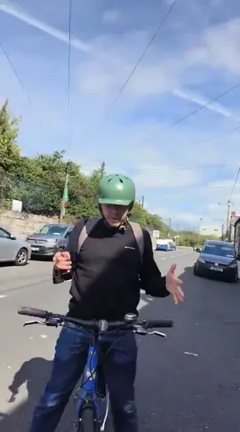 Blow-in living in the inner city a wet day tries to lecture people who have been living here for generations over the tricolour flying in the area,!! #flyourflag 🇮🇪