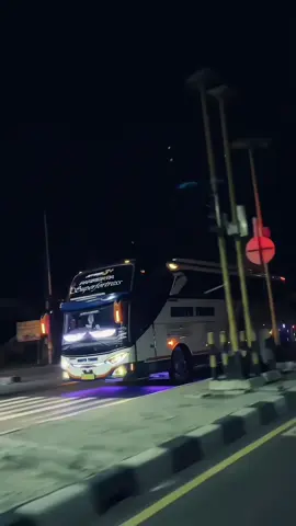 Parwis jam malam 🚀🏁 #haryotrans #buspariwisata #fyp #foryoupage #xybca 