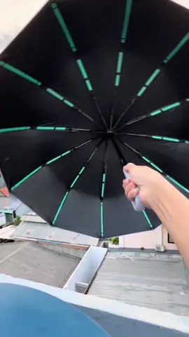 Payung lipat jumbo muat 3 orang dewasa dan tangkainya kuat gak mudah patah #payunglipat #payungjumbo #payunglipatjumbo #payunglipatotomatis #trending 