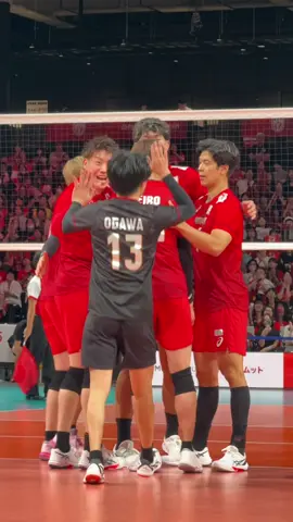 #エムットマッチ2025 Powered by MUFGバレーボール男子世界選手権壮行試合🏐 宮浦健人 選手のナイスレシーブから 最後は 石川祐希 選手が決める💥 第1セットは 21－25でイタリアが先取！ #バレーボール男子日本代表 #地上波TBS系列生中継中 #UNEXTでもLIVE配信中