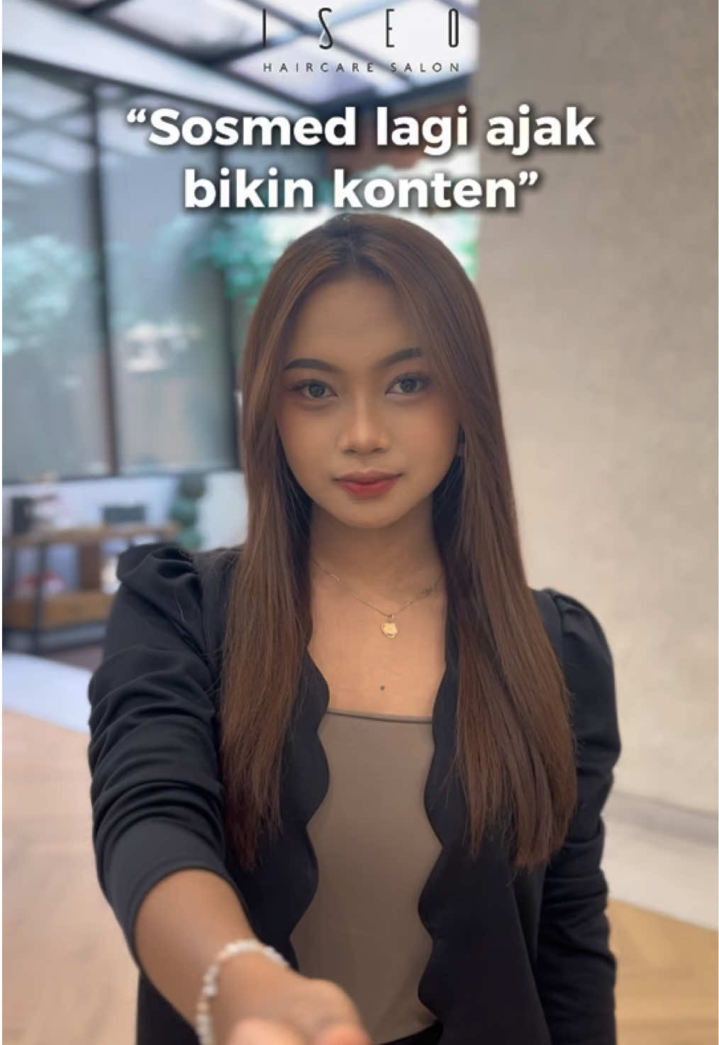 Semangat berkonten ya darling😋😘  Iseo HairCare Salon  Jl. Dr. Wahidin No. 26  SURABAYA PUSAT  ☎️ 0315676508 📞 081806080450 #contentcreation #funcontents #salonviral #wajibviral #hairtreatmentsalon 