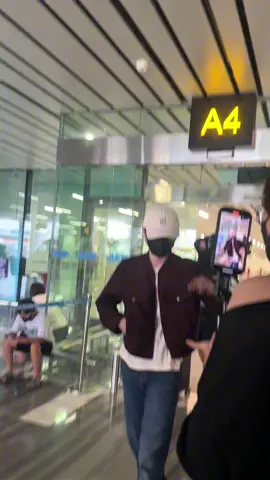 JACK ĐÃ CÓ MẶT TÂN SƠN NHẤT RỒI MỌI NGƯỜI ƠI  #Jack  #j97  #đomđóm 