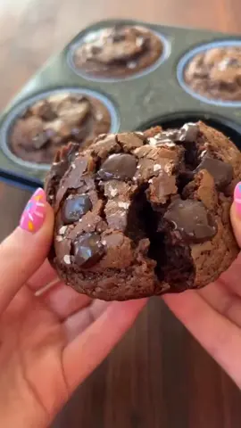Soft, moist chocolate muffins packed with rich cocoa flavor and a fluffy texture, perfect for a sweet treat or snack. #chocolate #muffins #baking #eggs #trending #shorts #all 