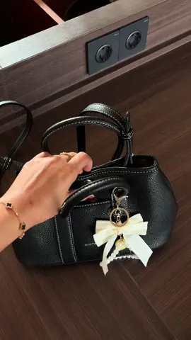 Garden bag dari Bostanten, emg sih brand satu ini suka bgt buat tas cakep 🤩✨ #bostantenbag #slingbag #bostanten #hanbag 