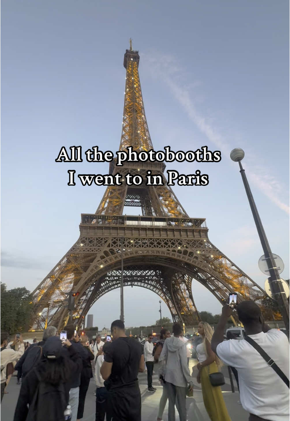 I ❤️ photobooths  #paris #photobooth #autofoto #travelhacks #photography #eiffeltower #montmartre 