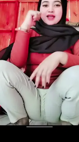 yuk santai bareng aku di hari minggu ini say🥰🥰  paling cocok santai pake celana pendek biar enak😜 #fypシ゚viral #Gajiansale & #promoGuncang99 