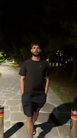 🫀: نہ کوئی ہجوم ، نہ شور ، بس تنہائی ، خاموشی ، چاند اور دل کا سکون🥀