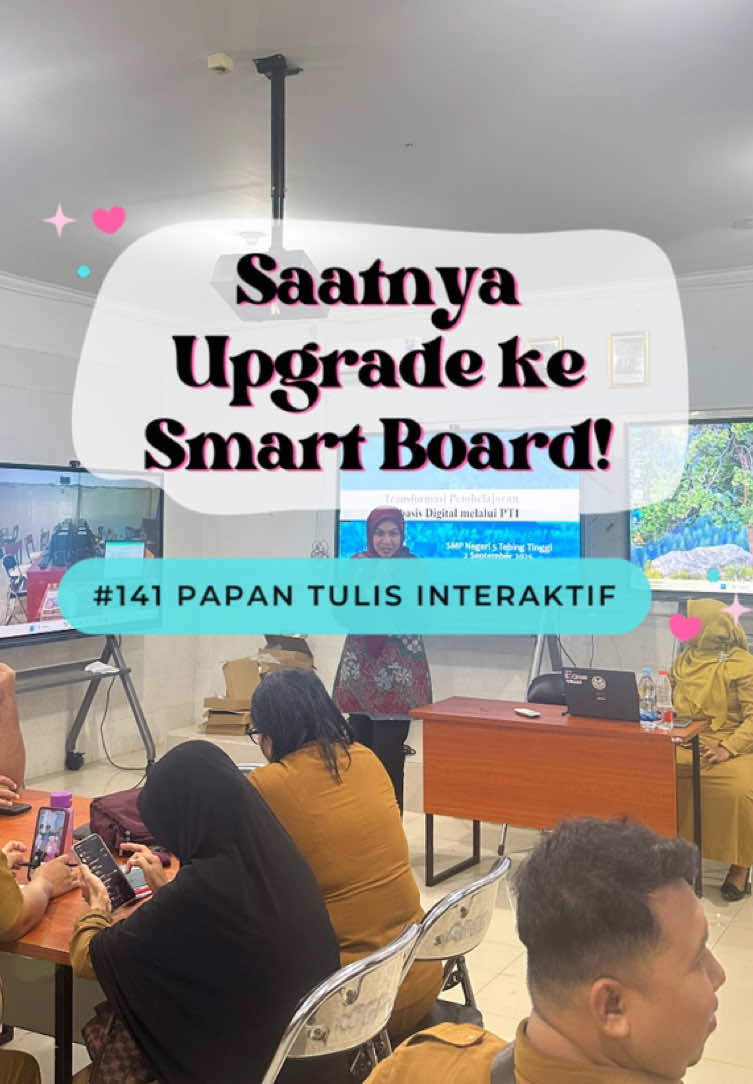 🚀 Era baru pembelajaran sudah dimulai! Dengan Papan Tulis Interaktif (Smart Board), belajar jadi lebih seru, interaktif, dan menyenangkan. Tidak hanya menulis, tapi juga bisa menampilkan gambar, video, hingga simulasi interaktif langsung di kelas. ✨ Mari kita wujudkan pembelajaran digital yang kreatif dan inovatif! 💡 #SmartBoard #PapanTulisInteraktif #TransformasiDigital #PembelajaranDigital #KelasInovatif