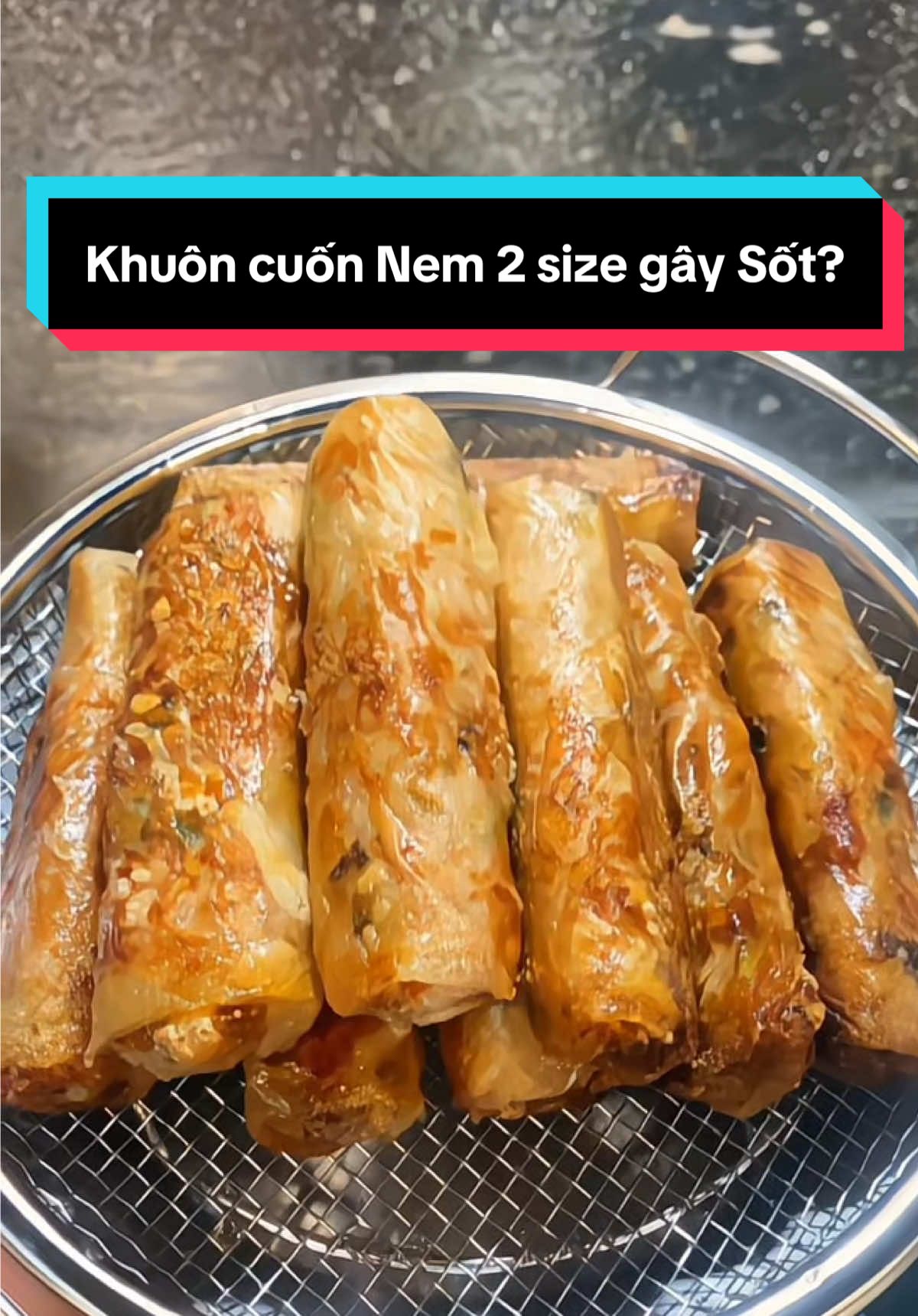 🎋 Khuôn cuốn nem 2 size, nhanh – đều – đẹp, chồng vào bếp cũng làm dễ hơn bao giờ hết 😍 👉 Góc trái màn hình sẵn nha! #xuhuong#bêpsonlamnem #khuonlamgio #nauan #viral 