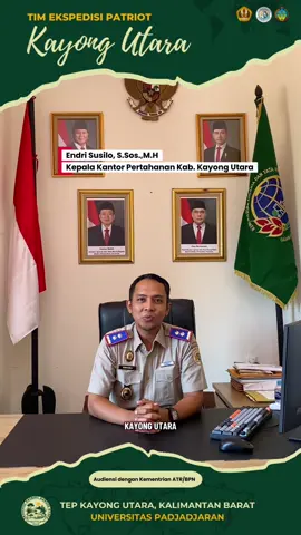 Pada hari Kamis, 4 September 2025, rangkaian kegiatan Tim Ekspedisi Patriot berlanjut dengan melaksanakan diskusi bersama Dinas ATR/BPN (Agraria dan Tata Ruang/Badan Pertanahan Nasional) di Kabupaten Kayong Utara. Pertemuan ini bertujuan untuk mendapatkan informasi, data, serta arahan terkait tata ruang dan pertanahan yang menjadi salah satu aspek penting dalam mendukung keberhasilan program transmigrasi dan pembangunan wilayah. Melalui diskusi ini, Tim Ekspedisi Patriot memperoleh pemahaman yang lebih mendalam mengenai kondisi aktual, tantangan, serta potensi pengelolaan lahan yang ada di Kayong Utara. Kolaborasi dengan ATR/BPN diharapkan dapat memperkuat sinergi antara pusat, daerah, dan masyarakat dalam mewujudkan pembangunan yang berkelanjutan, tertata, dan berorientasi pada kesejahteraan bersama. Semoga hasil dari diskusi ini menjadi langkah nyata dalam mendukung keberhasilan Ekspedisi Patriot sekaligus memperkuat fondasi pembangunan di Kabupaten Kayong Utara. ✨💪 #TransPatriot #Transportation #TEPKayongUtara #tepkayongutaraiwanggumilar #unpad @Unpad @Kementerian Transmigrasi RI 