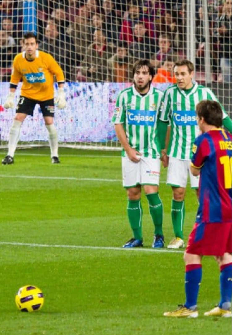 Die 4 legendärsten Freistöße in der Geschichte der Champions League #Fußball #lamineyamal #realmadrid #halamadrid #cristianoronaldo 