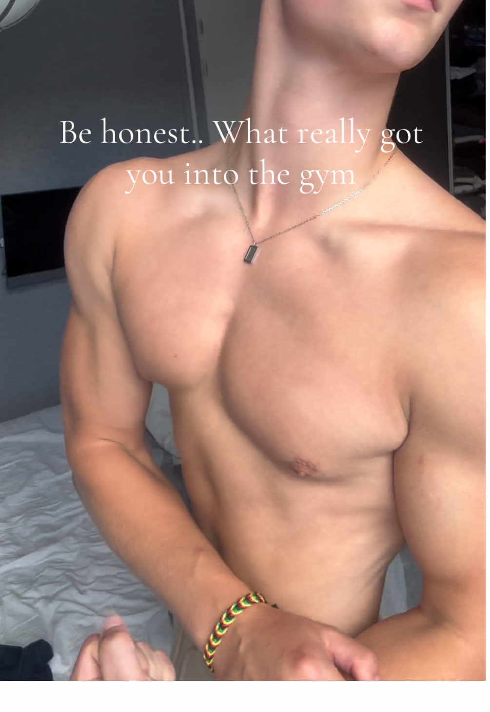 I first started my fitness journey at 15yo after I stopped getting bullied at school, I struggeld with confidence for my entire life. Pushing myself in the gym and making progress was what helped me build self worth and become confident within meself. (My Beyond Aesthetics Woktout Program in bio) #physique #gymmotivation #fypage #relateable #bambeyond 