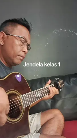 Ini sy kirim ulang lgi ya.. video saya tidak ad yg diedit suara tetangga sy kerja ada tidak pakai spiker dan lain2 cuma rekaman Hp samsung galaxy A33 5G.. Lagu fenomenal bang Iwan fals.. 