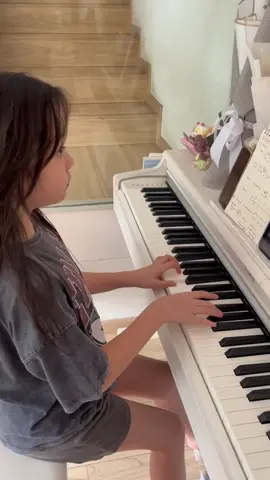 @inigempiii Cover Talking To The Moon by @Bruno Mars . @slaygempoh 