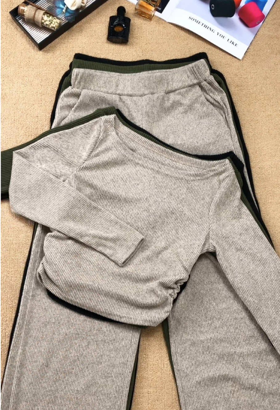 Comfortable and soft suit in autumn,suitable for home and out🍁🍂#twopieceset #falloutfits #loungewear #spotlightfinds #womenswear 