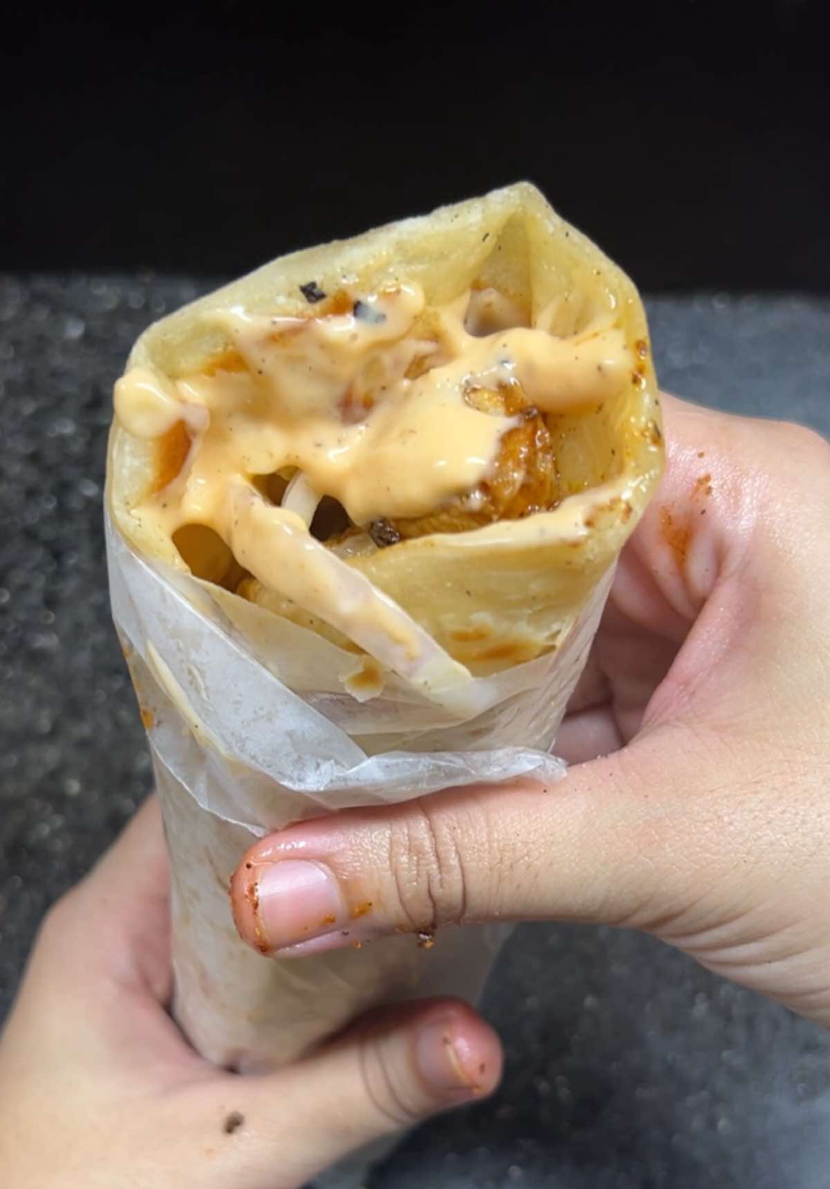 Chicken tikka paratha Roll/پراٹھا رول #Recipe #chicken #paratha #roll #crispy #easy #cooking #fyp #viral #foryou #FoodLover #treanding #yum #foodies 