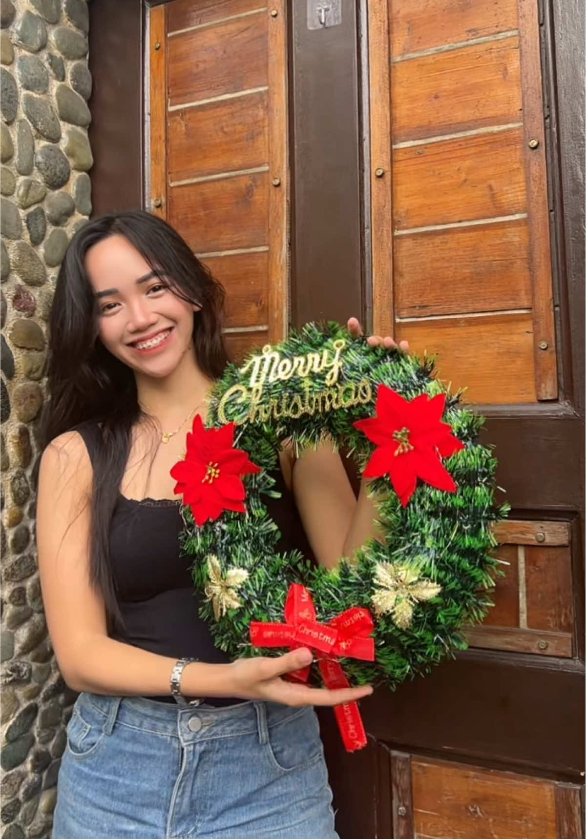 Checkout while stocks last and items are on sale 😍🥰 #christmaswreath #christmasdecorations #christmasdecor #christmascountdown #fyp 