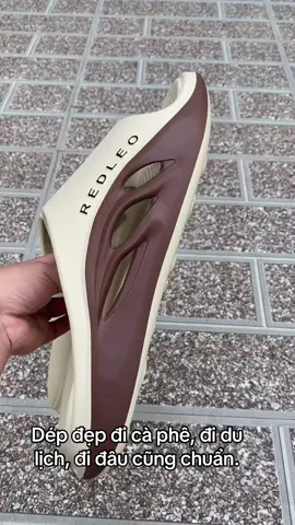 Dép đẹp đi cà phê, đi du lịch, đi đâu cũng chuẩn. #depquaingang #depnam #depnamdep #depredleo #depducnguyenkhoi 