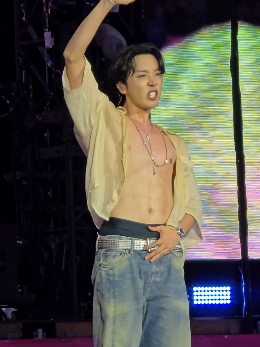 @hobipower you're crazy  #jhope #bts #hobipalooza #jhope #kpop  @BTS @Lollapalooza Berlin 