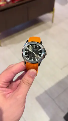 Sẵn duy nhất 1 chiếc cho a zai nào nhanh tayy ⌚️ Dây cam quá đẹp và nét #dongho #xuhuong #watch #phudongho #donghonam 