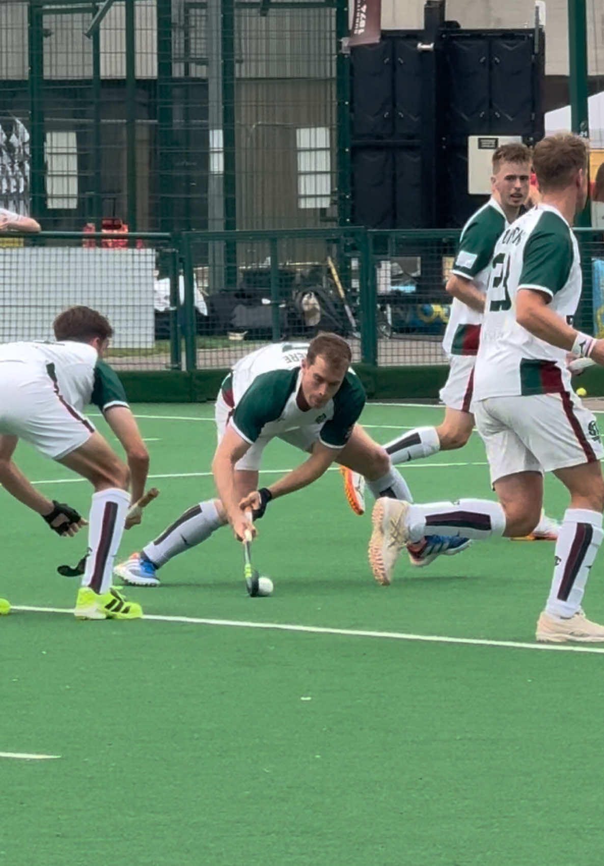 Stu Rushmere adds Surbiton's third to make it 3-1 early in the second half #goal #hockey #surbiton 