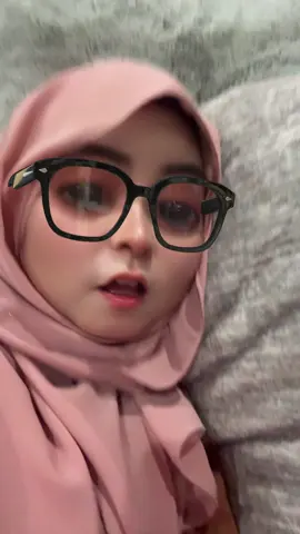Jangan biar kan kita bodoh demi mendapat kan respon baik seseorang!