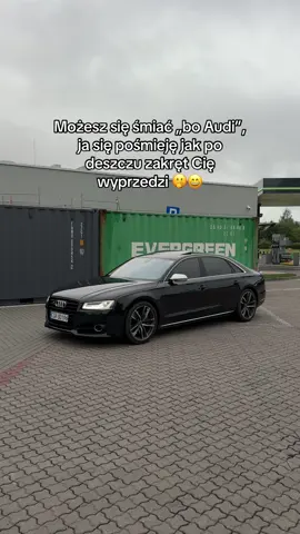 Można lubić, można nie lubić, ale Quattro nie wymięka 😆😄 . #audi #a8 #a8d4 #s8 #quattro 