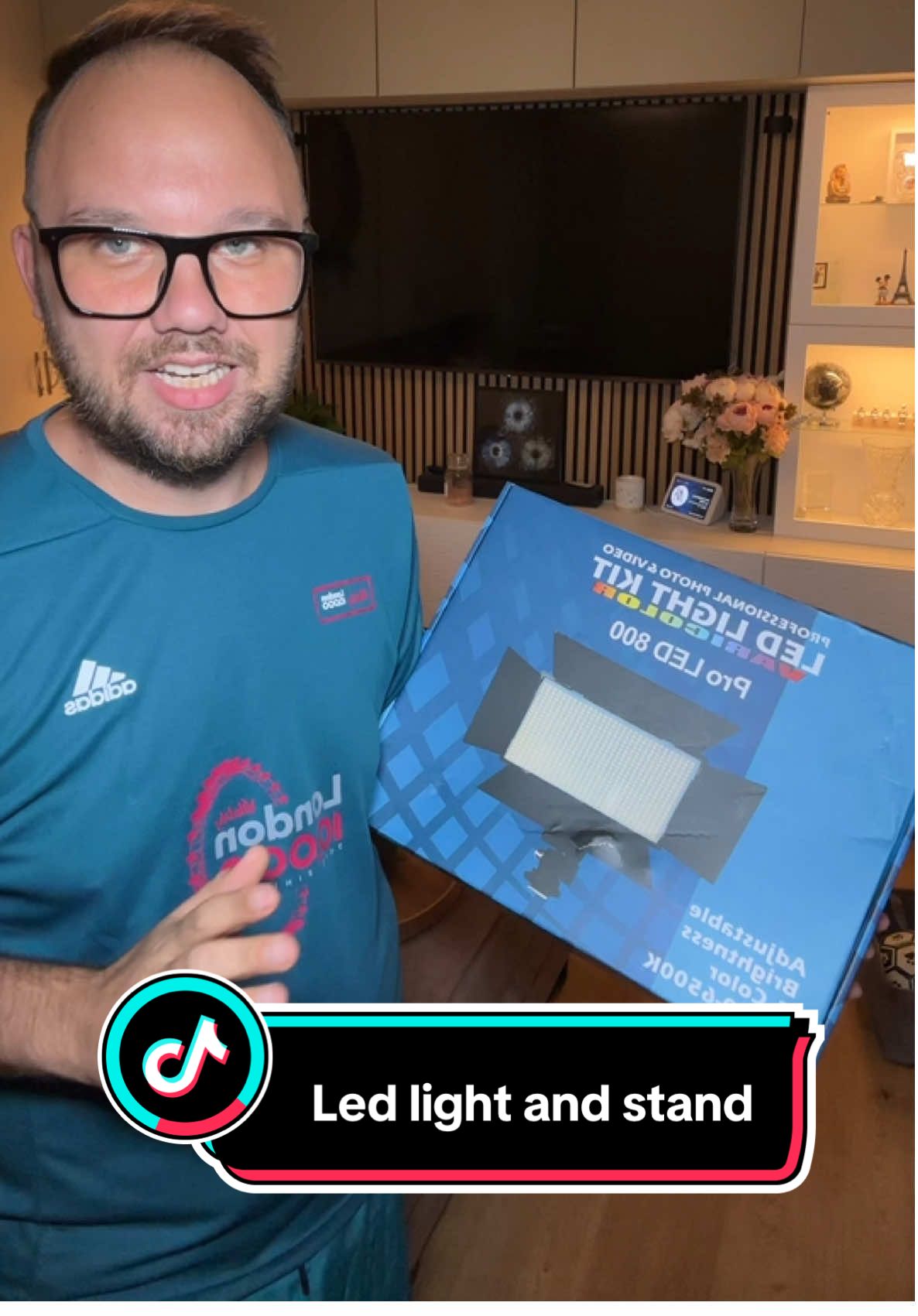 💡Level up your content game! The U800 LED Photo Studio Light gives you flawless, professional lighting anytime, anywhere. Perfect for TikTok videos, vlogs, and photos! 📸✨ #ContentCreator #TikTokMadeMeBuyIt #LEDLighting #PhotoStudioSetup #ViralVideos