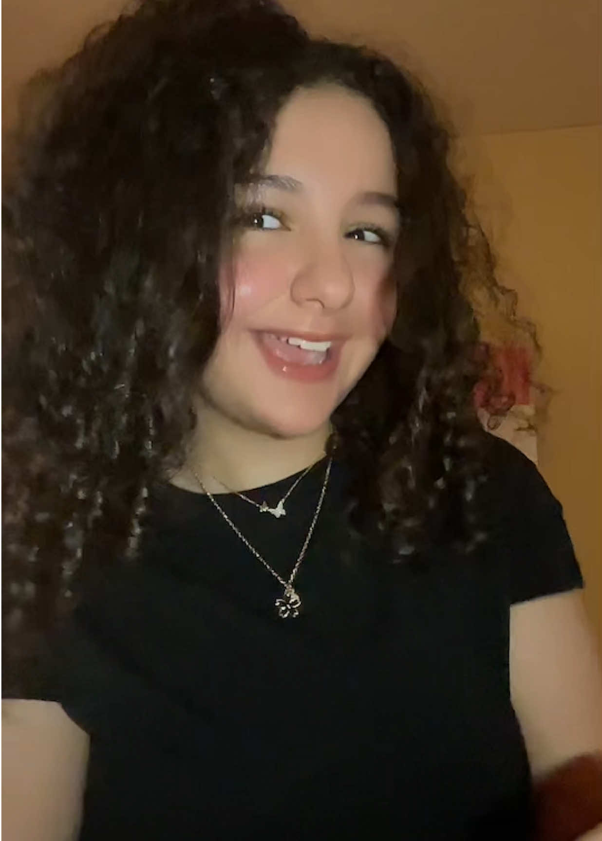 Naturally curly hair 👩‍🦱😝 #fypppp #trend #viral