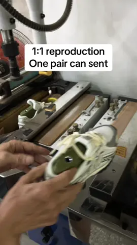 Your order is being rushed for production.wholesale cooperation is welcome.#shoes #sneakers #factory #fyp #newbalance #newbalance9060 #wholesale #parcel 
