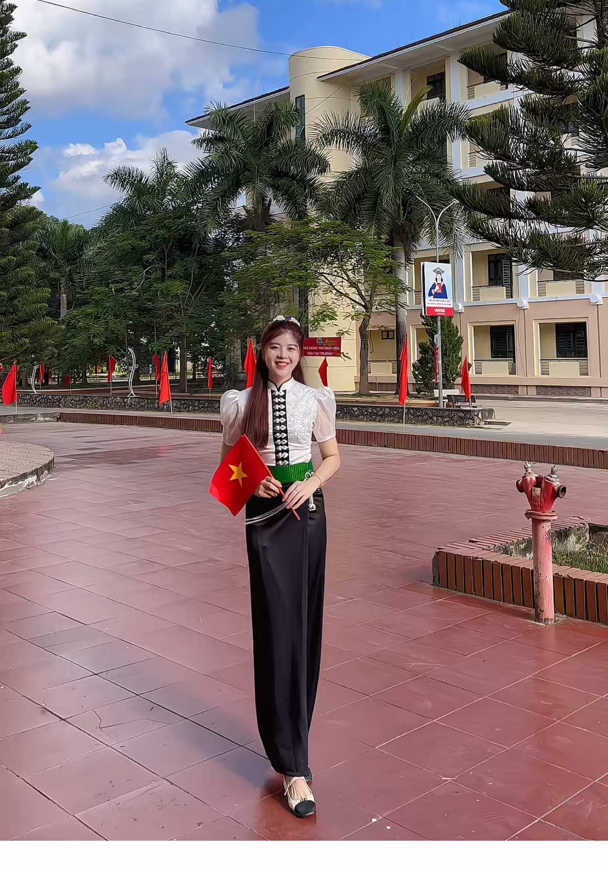 Ăn cơm nắm, ngủ nhà sàn, liệu anh có muốn về bản cùng em🥰 #cogaithai #thaiden26❤️ 