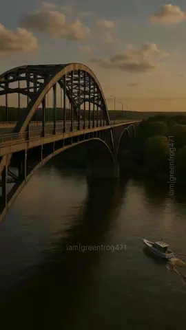 Serba salah… itulah hidup orang kecil. Tapi yang penting tetap tulus, karena kebenaran bukan di mata manusia, tapi di hadapan Tuhan. #RenunganHati #OrangKecil #KebaikanTulus #SerbaSalah 