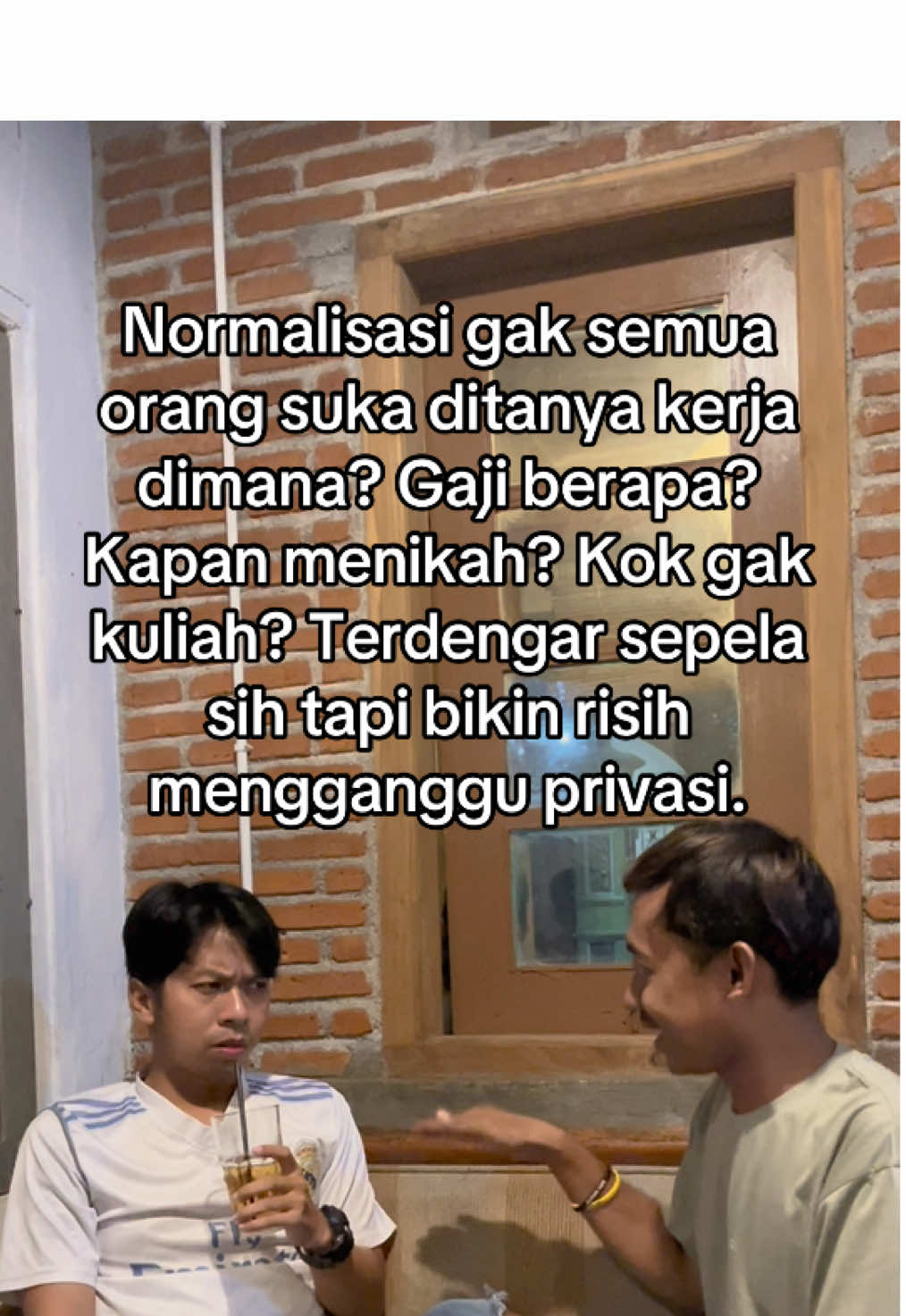Harus banget ya nanya sedetail itu 😑#banker #fypage #videoviral #officelife #coworkers 