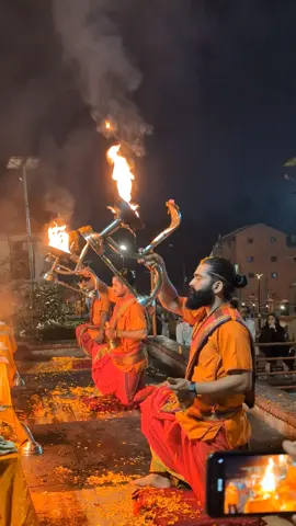 पशुपतिनाथ सन्ध्या आरती  हरेक दिन  साझ ६:३० बजे ३ नम्बर गेट सगै  . . . . . . . . . . . . . . .. #pashupatinathtemple #explorepage #unfrezzmyaccount #foryou #fyp 