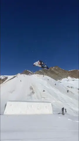 How do you even learn to do these #XGames #sports #mountain #snowboarding #freestyle 