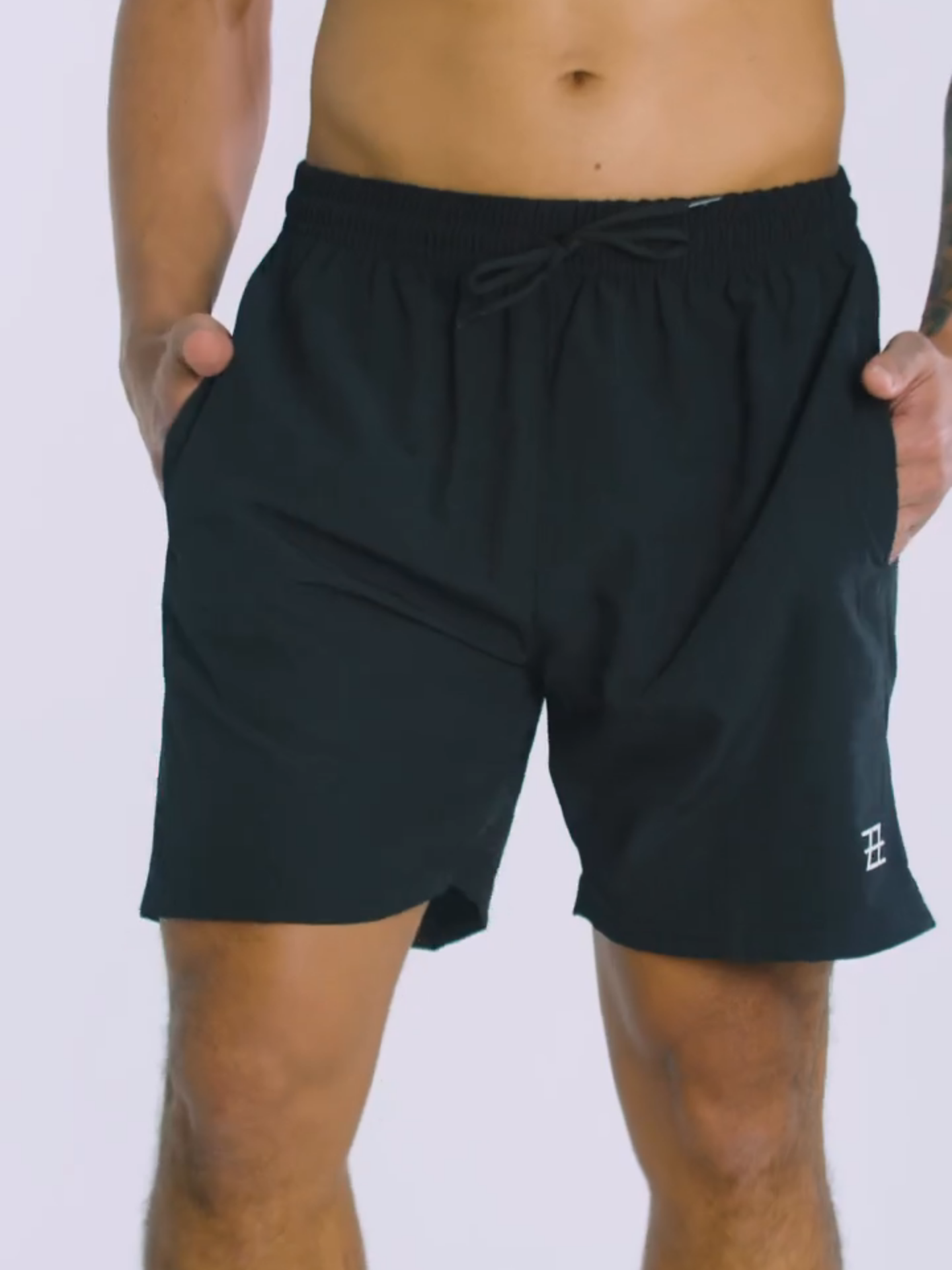 Conforto, estilo e economia! Nosso kit de 3 bermudas com elastano por apenas 99 reais. Ideal pro verão, academia e pro dia a dia. Corre pro link da bio antes que acabe! Frete grátis na Shopee. #modamasculina #roupasmasculinas #Shopee #Moda #bermuda #roupasmasculina