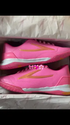 👀 @ZevmaOfficial #zevmapink #zevma #sepatufutsal #fyp 