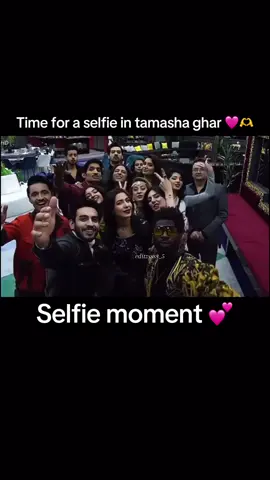 Time for a selfie before the elimination 💕 #unfreezemyacount #tamashaseason4 #foryoupage❤️❤️ #saifalikhan #viralvideos 