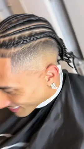 Raphinha haïr style vs Vinicius haïr style #leveldifference #senegalaise_tik_tok #raphinhahairstyle #vinihairstyle 