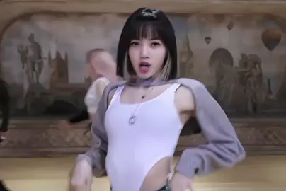 عسل رافايلو😫😔#Lisa#holymoly#blackpink #kpop#fyyyypppp