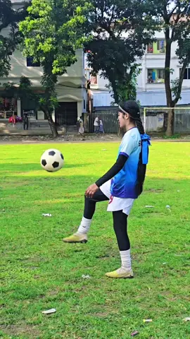 practice time#tiktok #foryou #foryoupage #football #ismylife 
